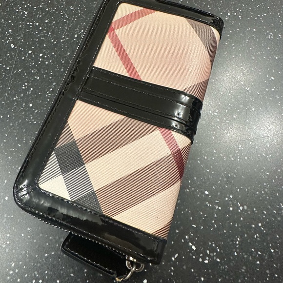 BURBERRY Supernova Large Ziggy Zip Around Wallet - Picture 5 of 5